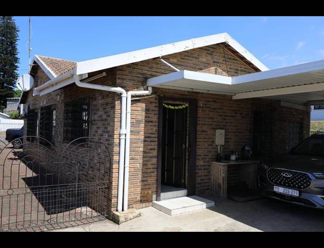 3 BEDROOM HOUSE FOR SALE IN ISIPINGO BEACH